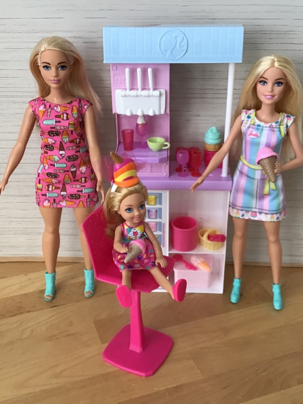 Barbie Dolls and Icecream Shop